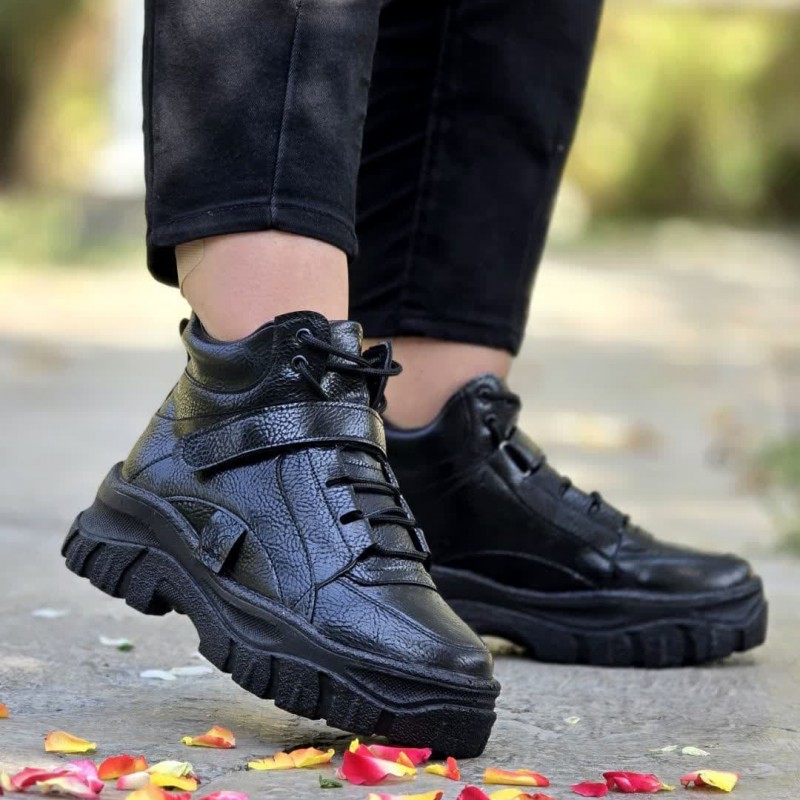 فروش استثنایی کفش کتونی اسپرت نیم بوت زنانه دخترانه مدل بوفالو  با جنسی فوق العاده مقاوم رنگ  مشکی تمام با ارسال رایگان