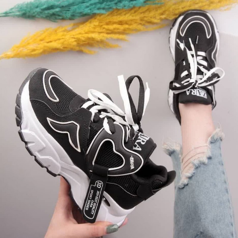 تخفیف آخر هفته کفش کتونی اسپرت زنانه و دخترانه مدل زارا قلبی شیک  رنگ مشکی سفید  با ارسال رایگان