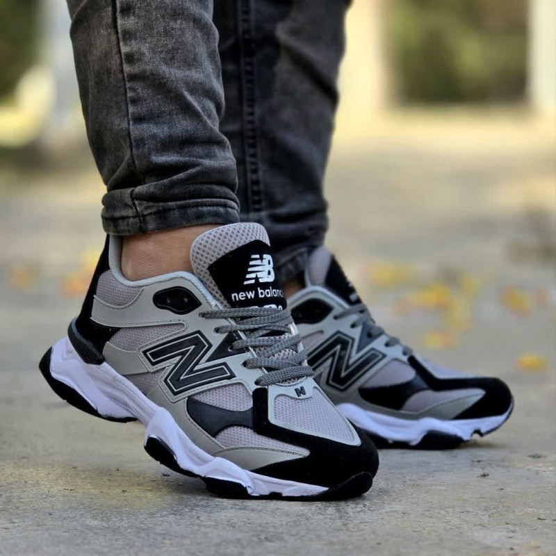 فروش استثنایی کفش کتونی اسپرت مردانه  مدل نیوبالانس رنگ طوسی مشکی زیره سفید فوق العاده راحت و سبک    با ارسال رایگان