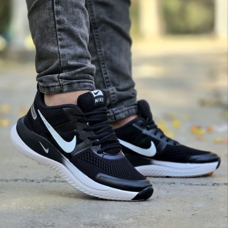 حراج واقعی  کفش کتونی اسپرت مردانه و پسرانه مدل نایک اسپیسر رنگ مشکی زیره سفید طبی و شیک  با ارسال رایگان