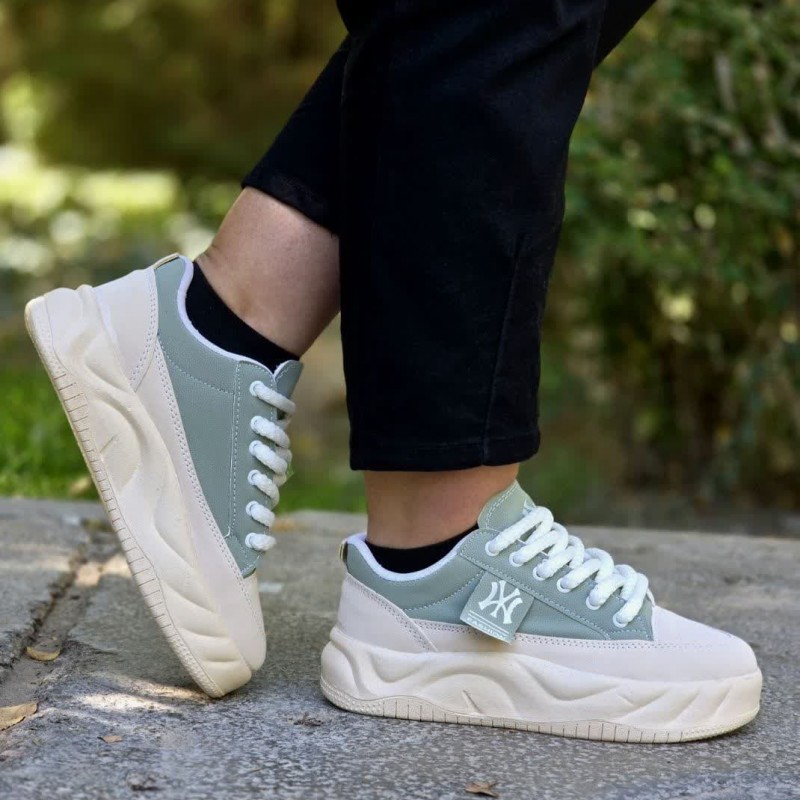 بمب ویژه این هفته کفش کتونی دخترانه و زنانه راحت شیک رنگ کرم سبز  زیبا و شیک با ارسال رایگان