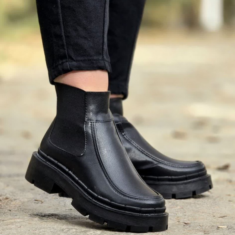 بمب فروش  نیم بوت اسپرت دخترانه و زنانه یه مدل خفن و شیک رنگ مشکی فوق العاده خوشپا و جدید با ارسال رایگان