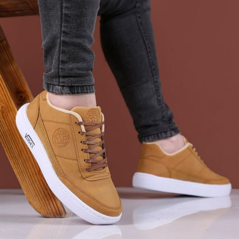 حراج ویژه کفش کتونی اسپرت مردانه مدل ورساچه  رنگ خردلی  زیره پیو شیک و جذاب  با ارسال رایگان