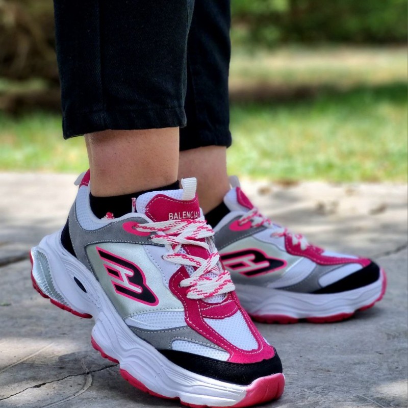 حراج واقعی اینجاست کفش کتونی اسپرت دخترانه مدل بالنسیاگا رنگ سفید صورتی زیره پیو فوق العاده با کیفیت و بی نظیر با ارسال رایگان