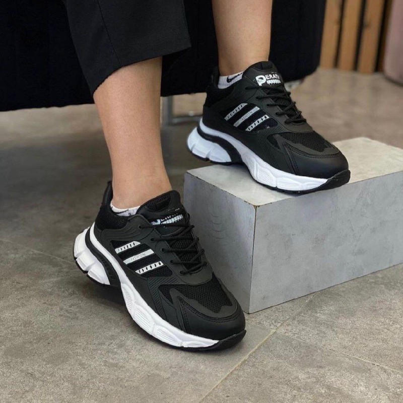 حراج واقعی کفش کتونی اسپرت دخترانه و زنانه  رنگ مشکی سفید زیره سفید فوق العاده جذاب و خوش پا با ارسال رایگان