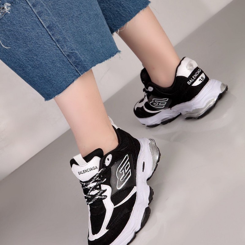 حراج ویژه کفش کتونی اسپرت دخترانه و زنانه مدل بالنسیاگا رنگ مشکی زیره سفید فوق العاده جذاب و بی نظیر  با ارسال  رایگان