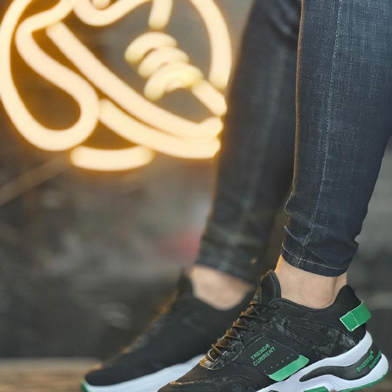 حراج فوق العاده کفش کتونی مردانه و پسرانه مدل جدید رنگ مشکی سبز زیره سفبد جذاب و شیک با ارسال رایگان