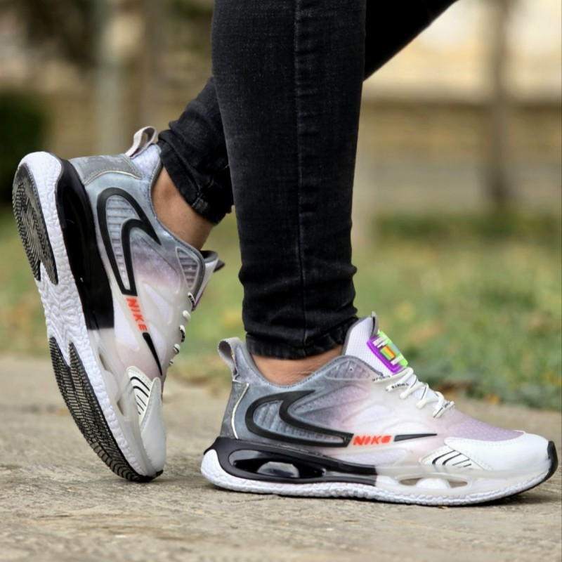 تخفیف ویژه  کفش کتونی اسپرت مردانه و پسرانه مدل نایک رنگ سفید طوسی زیره پیو با کیفیت ترین  کتونی سال با ارسال رایگان