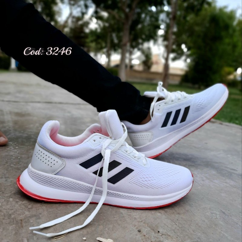 حراج جدید ترین کفش کتونی اسپرت مردانه و پسرانه مدل ادیداس زنگ سفید مشکی مناسب باشگاه با ارسال رایگان