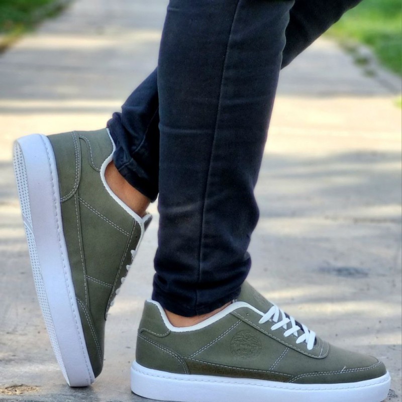 فروش استثنایی کفش کتونی اسپرت مردانه و پسرانه مدل ورساچه رنگ سبز مدرن و یه کار بی نظیر با ارسال رایگان