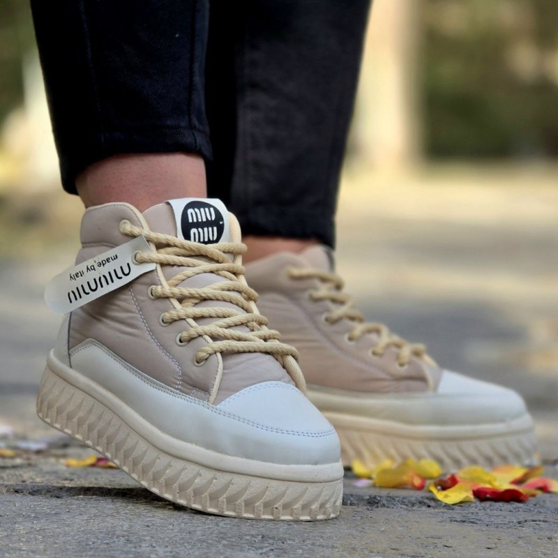 حراج فوق العاده کفش نیم بوت رنگ کرمی بی نهایت زیبا  و با کیفیت بالا با ارسال رایگان