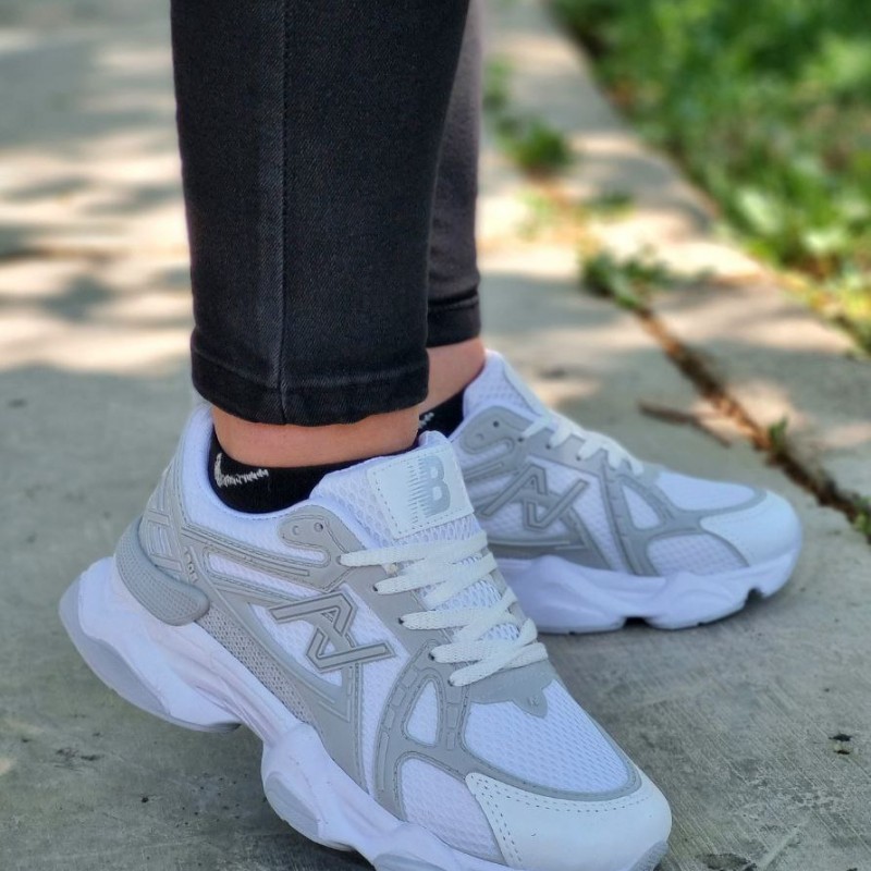 فروش ویژه کفش کتونی اسپرت زنانه و دخترانه مدل نیوبالانس رنگ سفید طوسی یه کار بی نظیر و شیک با ارسال رایگان