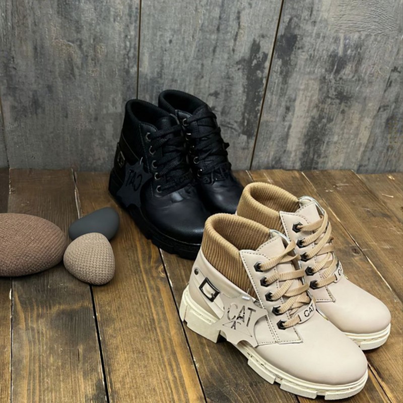 تخفیف استثنایی کفش نیم بوت  شیک بچگانه دخترانه رنگ مشکی کیفیت عالی و فوق العاده شیک با ارسال رایگان