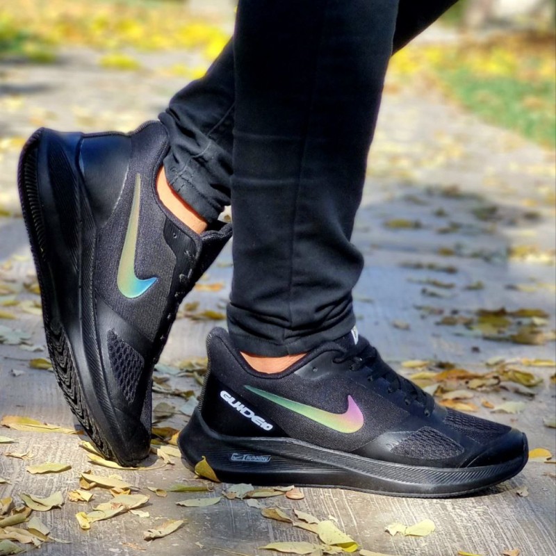 حراج واقعی این هفته کفش کتونی اسپرت مردانه و پسرانه مدل نایک رنگ مشکی تمام  نایک هولوگرامی  فوق العاده راحت و شیک با ارسال رایگان