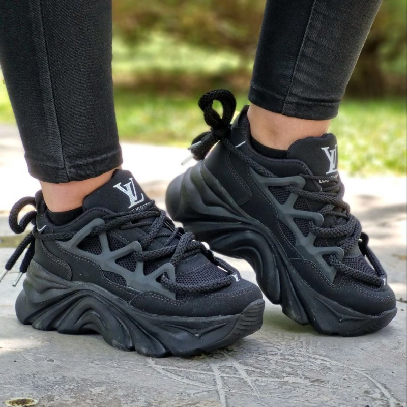 فروش هیجان انگیز کفش کتونی اسپرت  زنانه و دخترانه مدل لوییس ویلتون رنگ مشکی تمام   فوق العاده شیک با ارسال رایگان