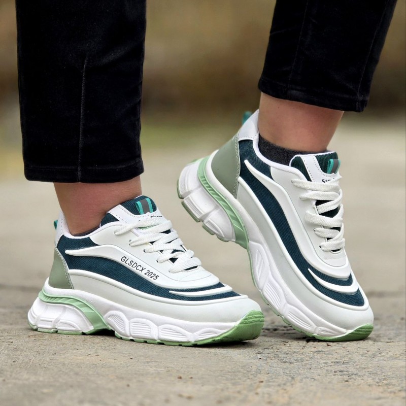 بمب تخفیف امروز کفش کتونی اسپرت دخترانه و زنانه مدل فشیون رنگ سفید سبز آبی یه کار با کیفیت و بادوام  با ارسال رایگان