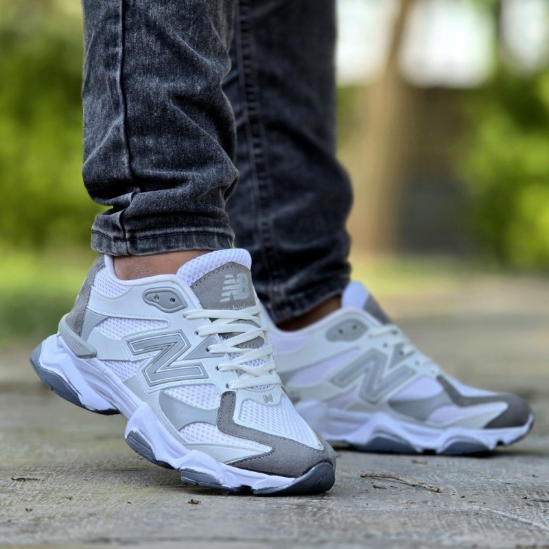 فروش استثنایی کفش کتونی اسپرت مردانه  مدل نیوبالانس رنگ سفید طوسی بی نظیر و خاص   با ارسال رایگان