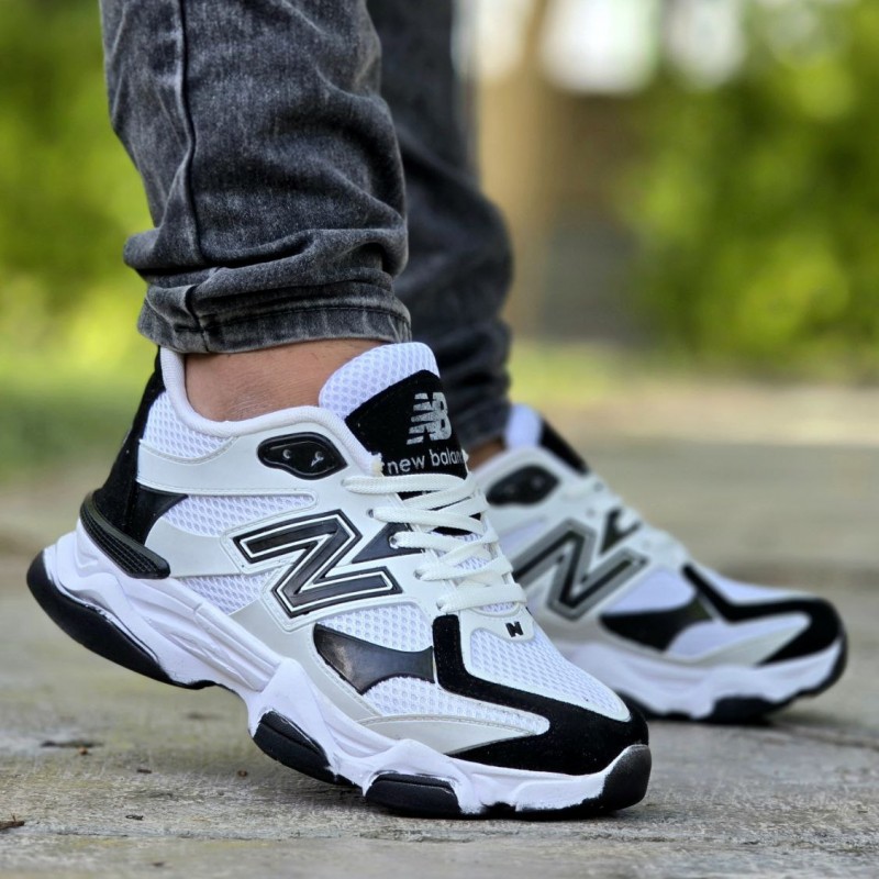 فروش فوق العاده جذاب کفش کتونی اسپرت مردانه  مدل نیوبالانس بسیار نرم و سبک رنگ سفید مشکی  بااراسال رایگان