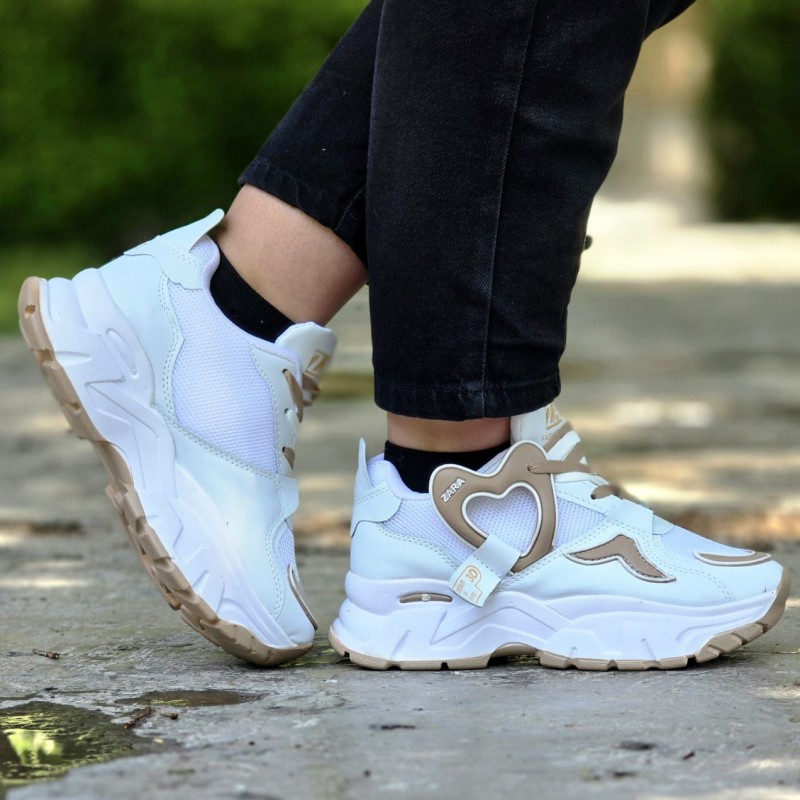 آفر ویژه کفش کتونی اسپرت زنانه و دخترانه  قلبی مدل زارا zara  یه مدل دلبر و ناز رنگ سفید قهوه ای  با ارسال رایگان