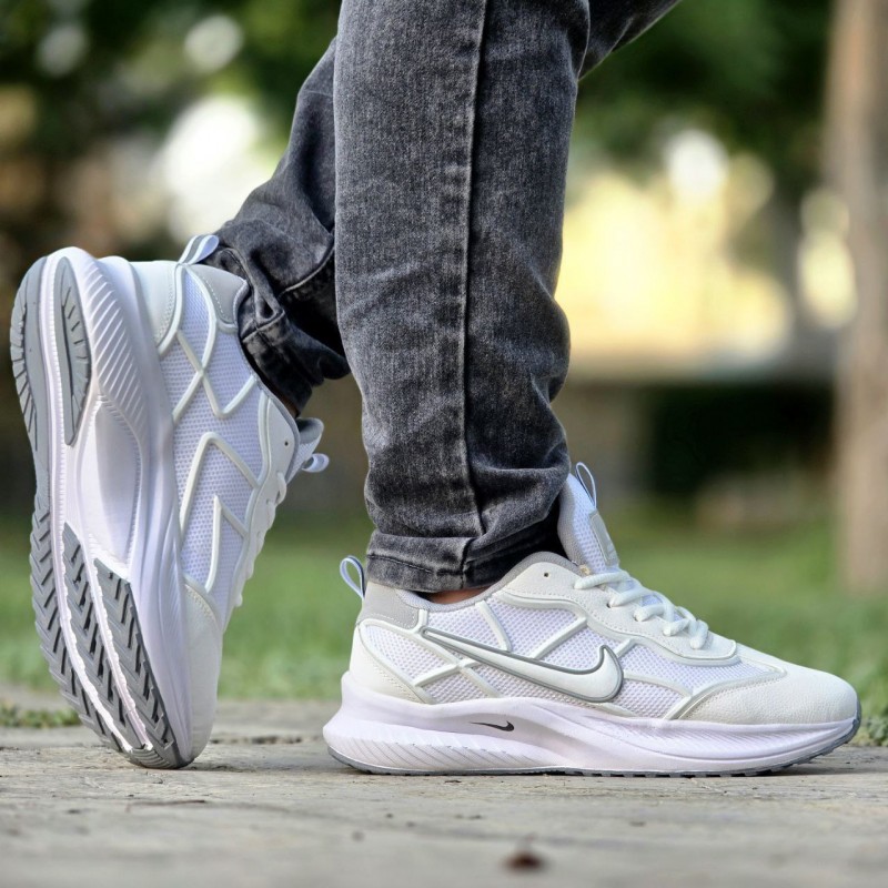 تخفیف کفش کتونی اسپرت پسرانه و مردانه مدل نایک  مناسب برای آقایون خوش سلیقه رنگ سفید با ارسال رایگان