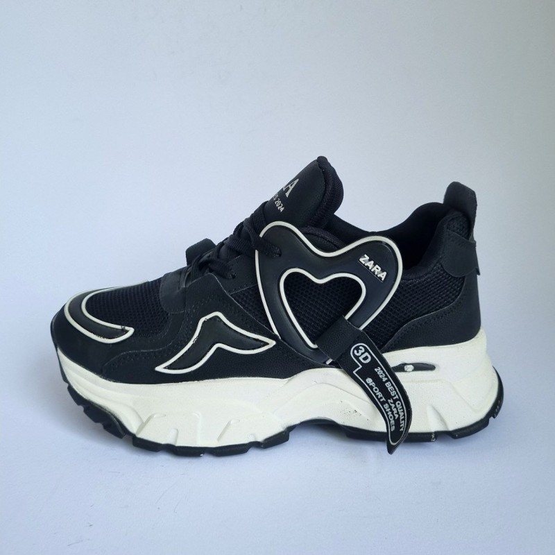 حراجی کفش کتونی اسپرت زنانه و دخترانه  قلبی مدل زارا zara  زیبا و ساده رنگ مشکی زیره سفید  با ارسال رایگان