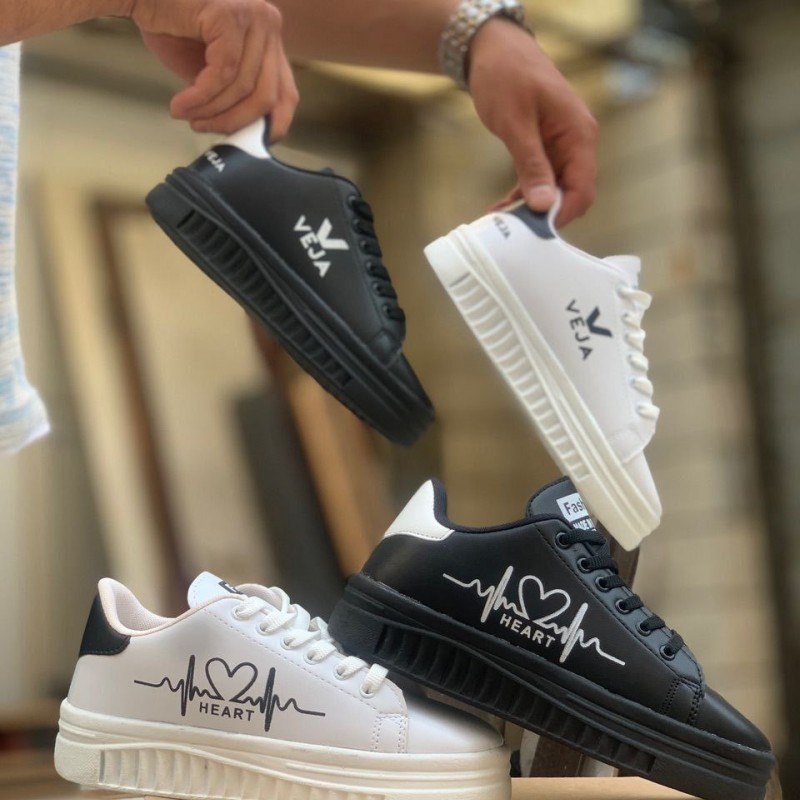 حراج بی نظیر کفش اسپرت زنانه دخترانه مدل ونس ضربان دلبر و جذاب رنگ مشکی سفید  با ارسال رایگان