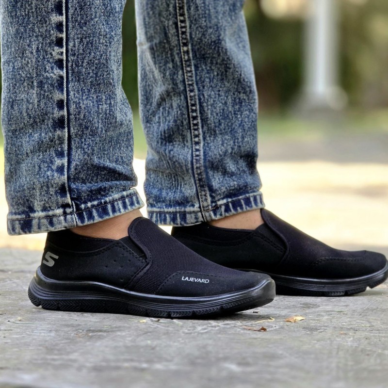 فروش هیجان انگیز کفش پیاده روی مردانه پسرانه زیبا و راحت رنگ مشکی با ارسال رایگان