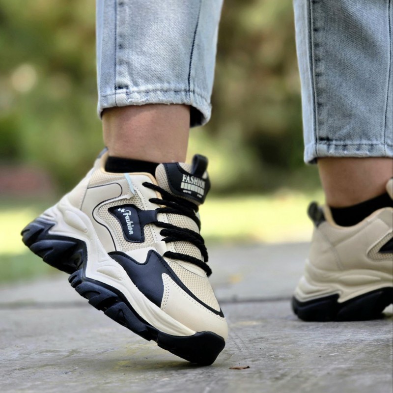 طرح جذاب کفش کتونی دخترانه و زنانه مدل فشیون باکیفیت و مقاومت عالی رنگ کرم مشکی با ارسال رایگان