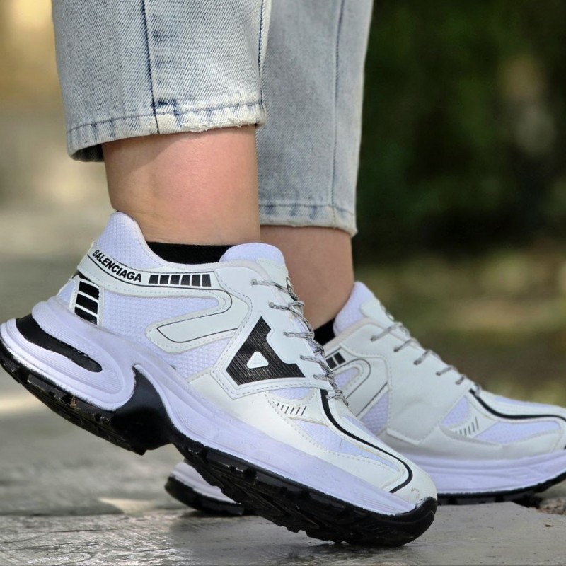 تخفیف بی نظیر  کفش کتونی اسپرت دخترانه و زنانه مدل بالنسیاگا Balenciaga باکیفیت و عالی   رنگ سفید مشکی با ارسال رایگان