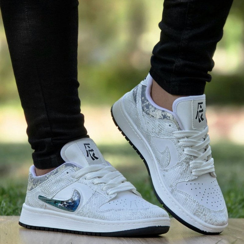 تخفیف استثنایی کفش کتونی اسپرت نایک دراگون  زنانه و مردانه خوش پا و ترند رنگ سفید  تمام باارسال رایگان