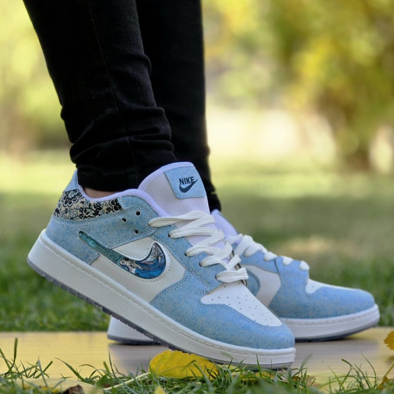 فروش ویژه کفش کتونی اسپرت نایک دراگون  زنانه و مردانه بسیار راحت و باکیفیت رنگ  سفید آبی باارسال رایگان