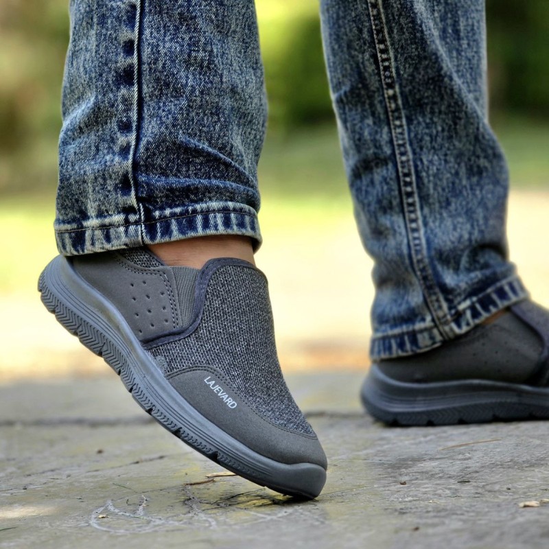 فروش عاااااالی کفش پیاده روی مردانه و زنانه مدل اسکیچرز شیک و راحت رنگ طوسی با ارسال رایگان