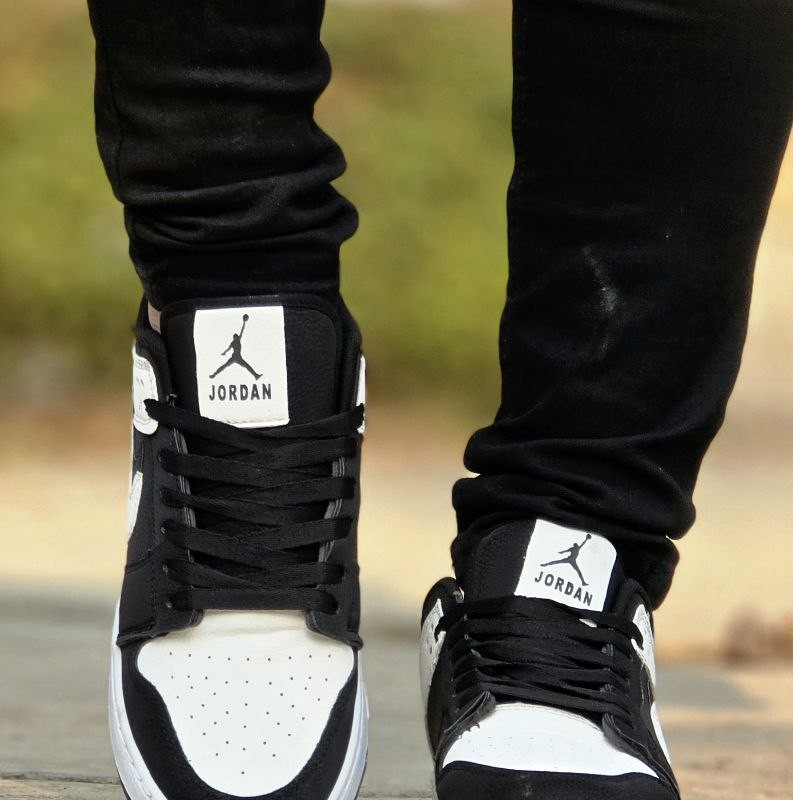 حراج فوق العاده کفش کتونی اسپرت مردانه و پسرانه مدل جردن دونایک (Nike Jordan) زیبا و باکلاس رنگ سفید مشکی  با ارسال رایگان