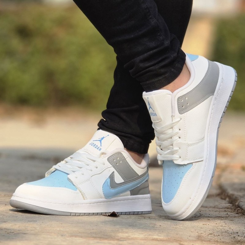 فروش فوق العاده کفش کتونی اسپرت مردانه و پسرانه مدل جردن دونایک (Nike Jordan)  بسیار بادوام رنگ سفید آبی طوسی با ارسال رایگان