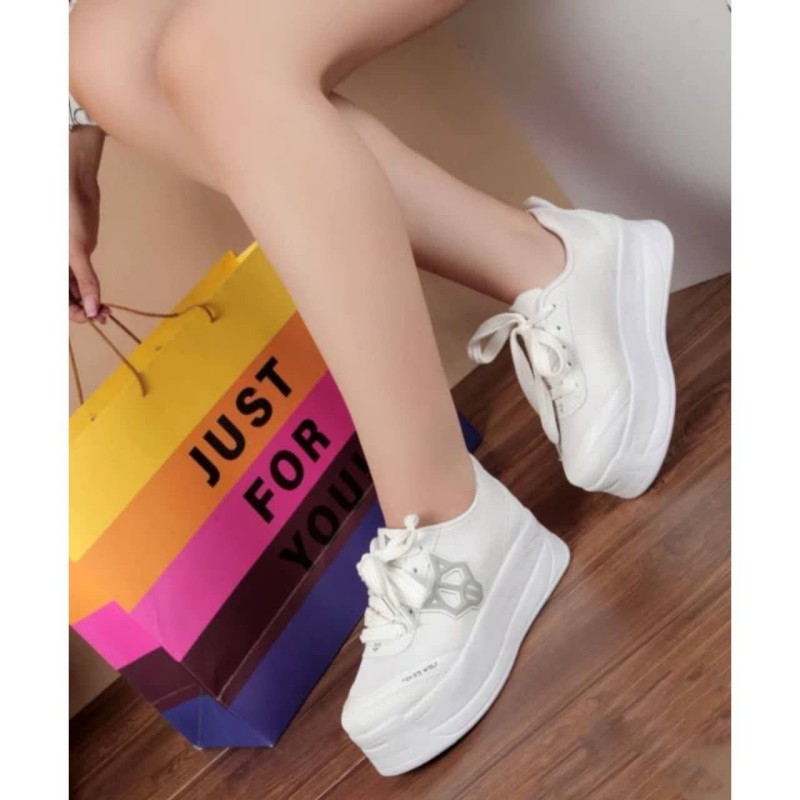 فروش ویژه کفش کتونی اسپرت زنانه دخترانه مدل ونس گرگ ولف سفید جدید لژدار4441  با ارسال رایگان