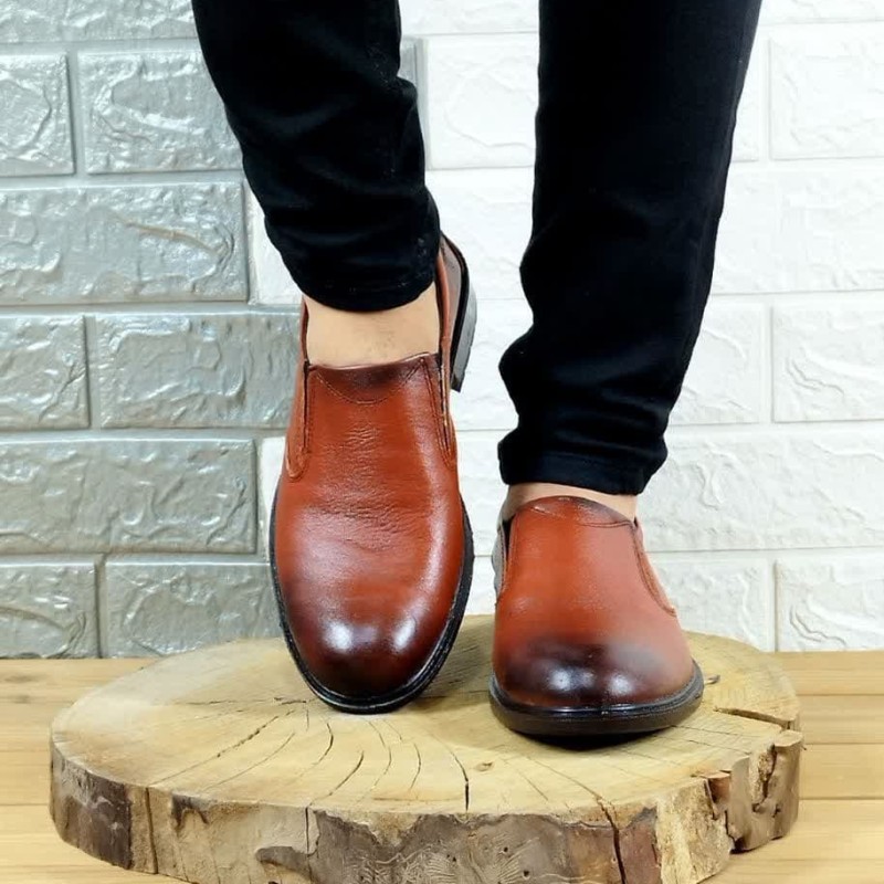 کفش چرم طبیعی مجلسی اداری  مردانه پسرانه  زیره طبی تزریق مستقیم  ساده عسلی    شیک وزیبا 2279   با ارسال رایگان