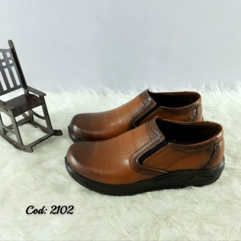 کفش چرم طبیعی مجلسی اداری  مردانه زیره طبی تزریق مستقیم عسلی ساده زیبا و شیک 2102   با ارسال رایگان