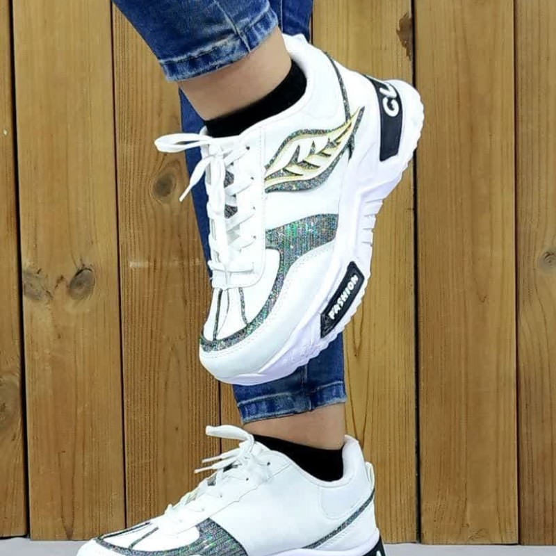 دنبال یه کتونی اسپرت مشکی خوشگل میگردی  برایه تیپ خاص  جیگر    تودل برو  سفید برگی ارسال رایگان 4554