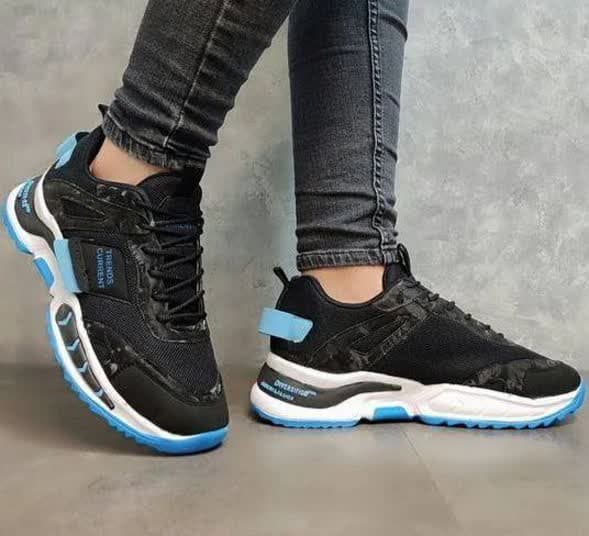 کفش کتونی اسپرت مردانه پسرانه ترندزیبا و پاخور بسیار شیک مشکی ابی  با ارسال رایگان3332