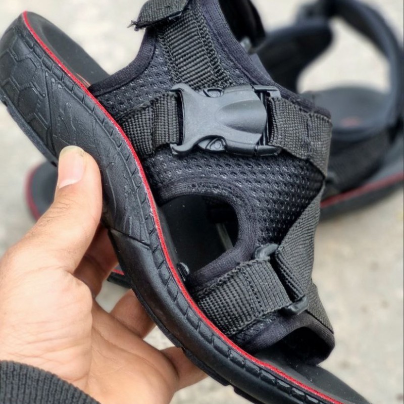 حراج شگفت انگیز  صندل پسرانه خوش پا و جذاب مشکی  با ارسال رایگان