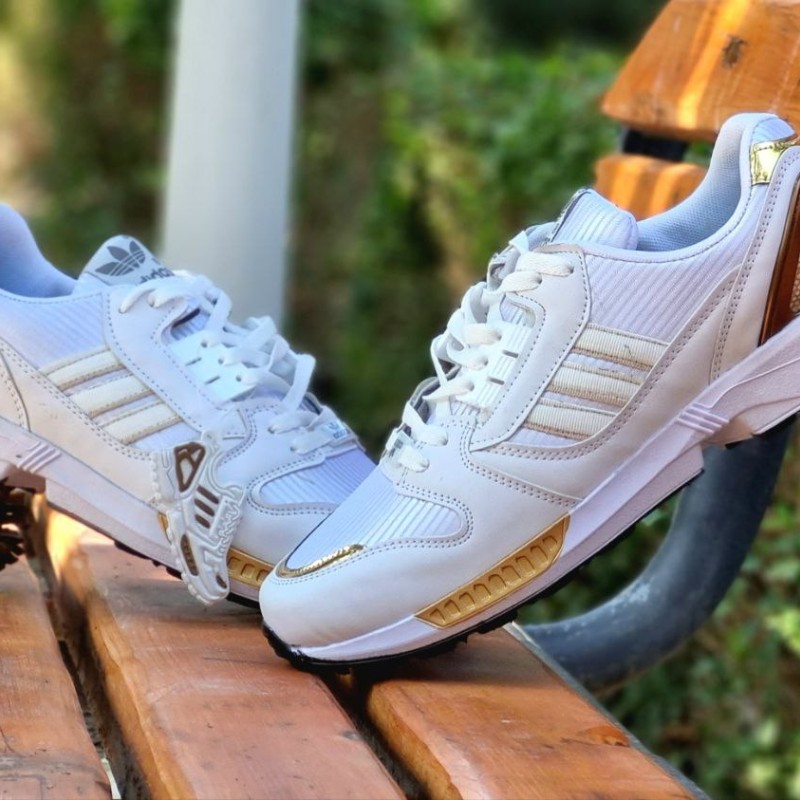 حراج واقعی کفش کتونی اسپرت مردانه مدل ادیداس  zx سبک راحت و جذاب  سفید  با ارسال رایگان