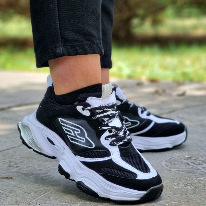 کفش کتونی اسپرت دخترانه و زنانه مدل بالنسیاگا Balenciaga زیره پیو سبک و راحت مشکی سفید  با ارسال رایگان