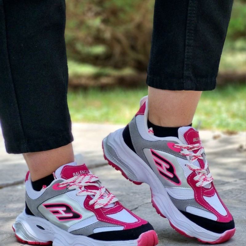 حراج ویژه کفش کتونی اسپرت دخترانه و زنانه مدل بالنسیاگا Balenciaga پرطرفدارو جذاب سفید صورتی با ارسال رایگان