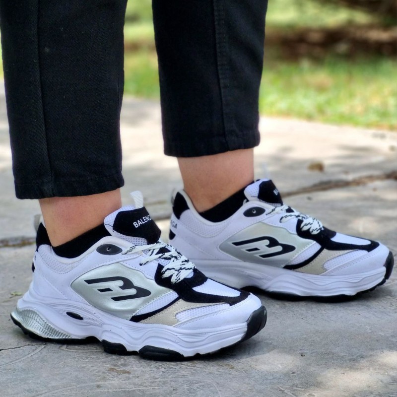 حراج کفش کتونی اسپرت دخترانه و زنانه مدل بالنسیاگا Balenciagaجدید و خوش پا سفید نقره ای با ارسال رایگان