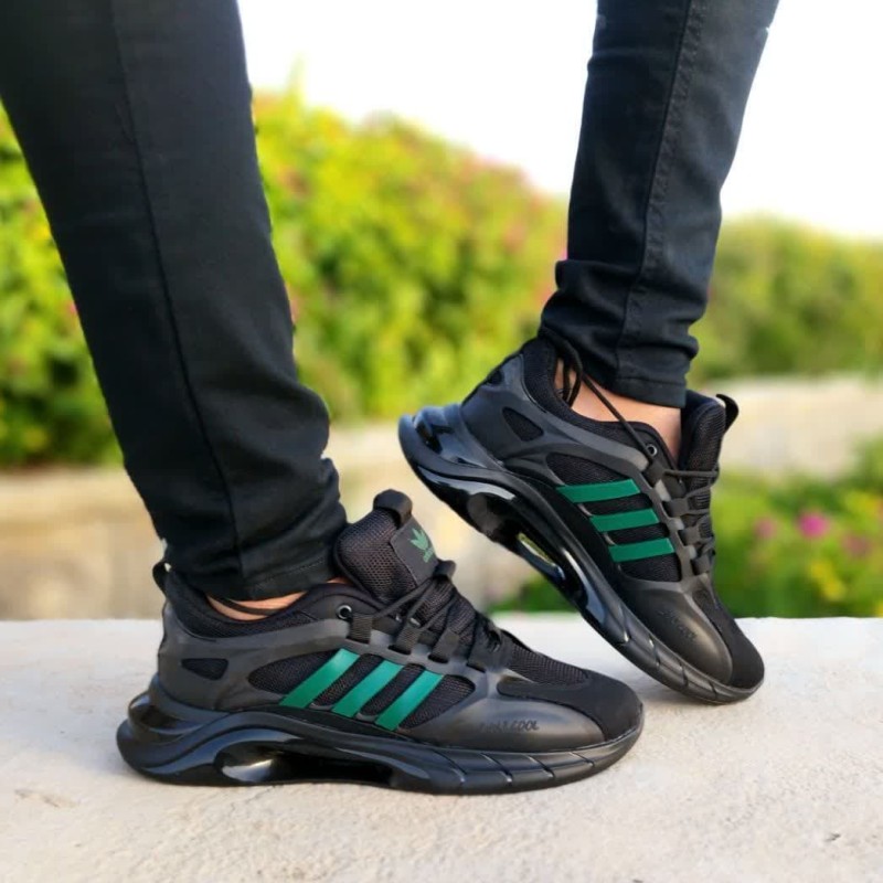 حراج باورنکردنی کفش کتونی اسپرت مردانه و پسرانه ادیداس کپسولی رنگ مشکی تمام خط سبز مناسب  خاص پسند ها  بااراسال رایگان3477