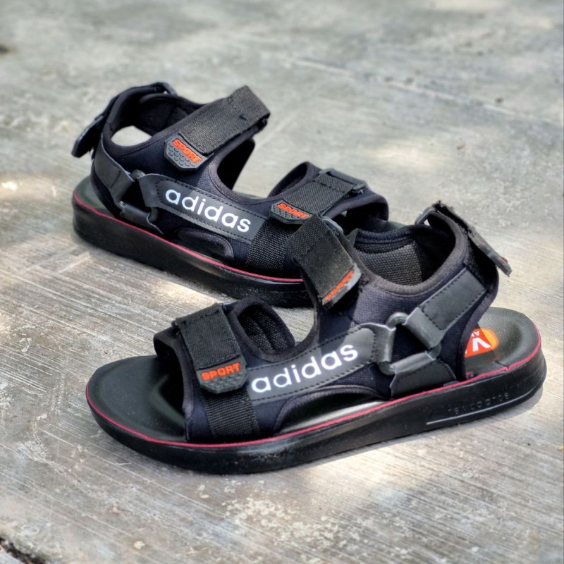 حراج ویژه  صندل تابستانه بچگانه پسرانه چسبی مدل ادیداس زیره پیو رنگ مشکی قرمز  جدید و راحت با ارسال رایگان