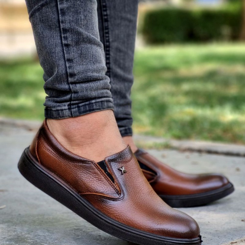 فروش  ویژه  کفش اداری مجلسی مردانه چرم طبیعی تبریز مدل رویه  ساده زیره پیو رنگ قهوه ای فوق العاده محکم  و بادوام با ارسال رایگان