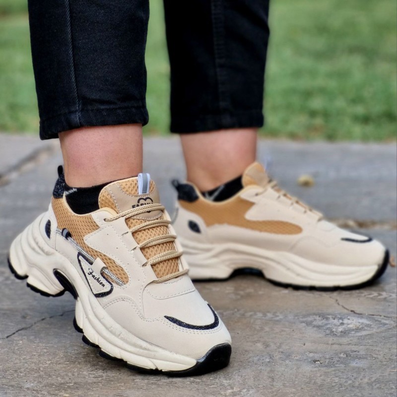 فروش ویژه  کفش اسپرت دخترانه و زنانه مدل یکتا زیره پیو  سبک و راحترنگ کرم مشکی مدرن و  شیک با ارسال رایگان