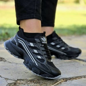 حراج ویژه کفش کتونی اسپرت زنانه و دخترانه مدل ادیداس  جدید . خاص و به روز  رنگ مشکی سفید   با ارسال رایگان