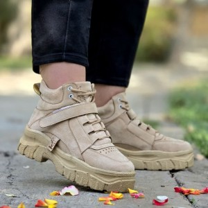 فروش ویژه کفش کتونی اسپرت نیم بوت زنانه دخترانه مدل بوفالو خاص و خاص پسند رنگ کرمی  با ارسال رایگان